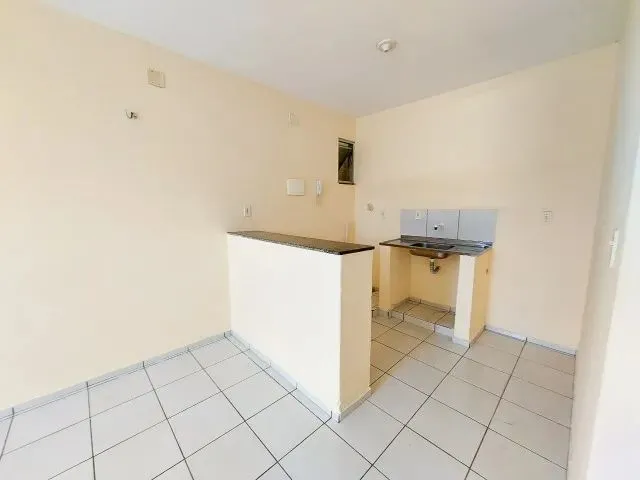 Imagem 2: Apartamento no Montese com 2 Quartos para Alugar
