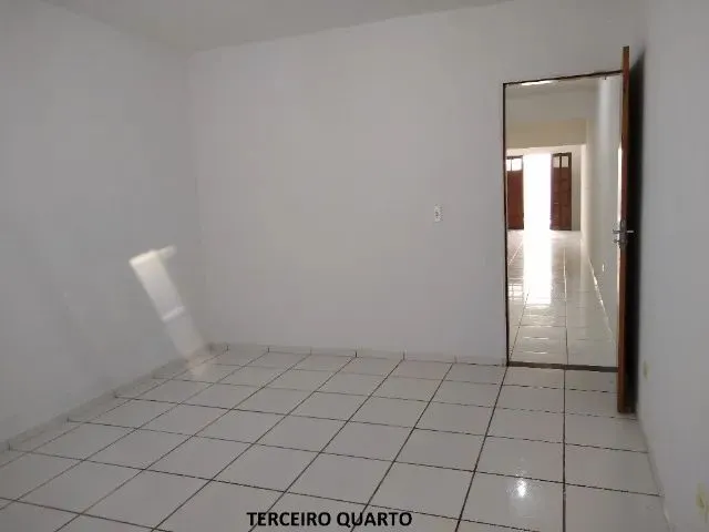 Imagem 15: Alugo Casa no Montenegro Ii, José Walter, com 3 Quartos e Garagem