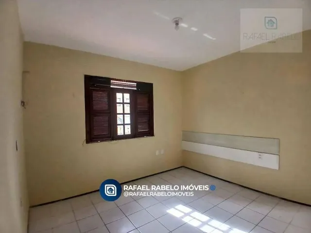 Imagem: Casa Duplex com 06 Quartos no Bairro Luciano