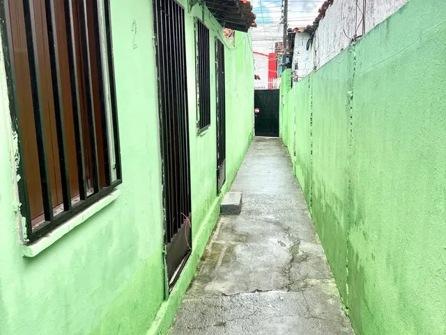 Imagem: A casa possui 1 Banheiro, 1 Vaga na garagem e está