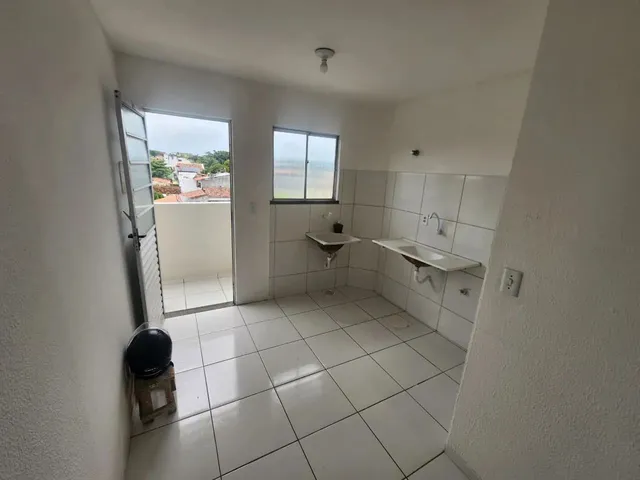 Imagem 9: Apartamento com 1 Quarto para Alugar na Cidade dos Funcionários R$ 800/Mês