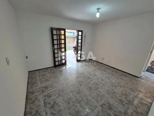 Imagem 9: Casa com 3 Quartos no Bairro Parque Dois Irmãos em Fortaleza, Ce
