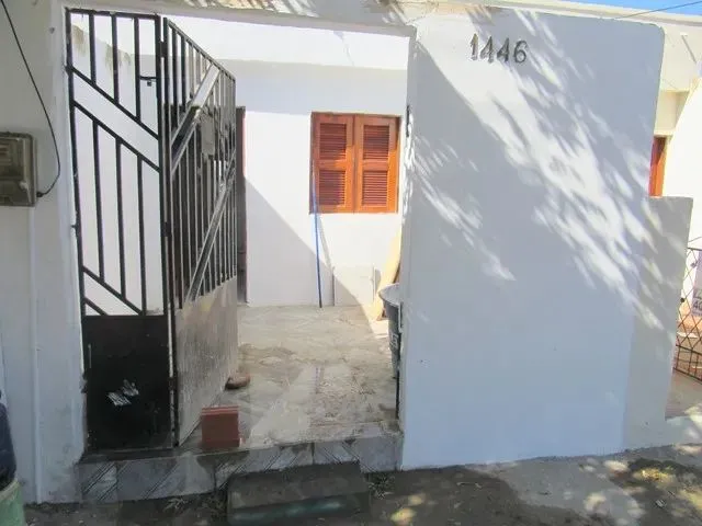 Imagem: Casa para Alugar com 2 Quartos, Varanda