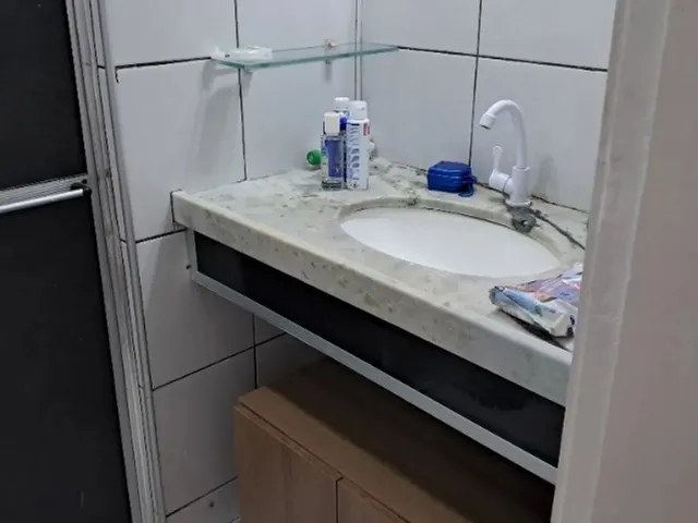 Imagem: O apartamento possui 1 Dormitório, 2 Banheiros, 1 Vaga na
