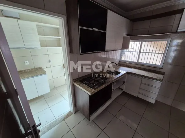 Imagem 2: Casa com 3 Quartos no Bairro Prefeito José Walter em Fortaleza, Ce