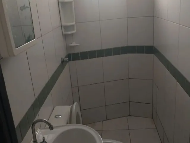 Imagem 4: Alugo Quartos/Suites Mobiliadas (F