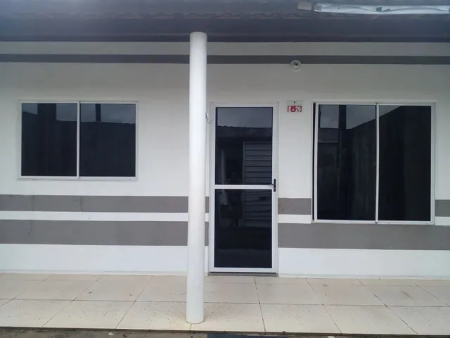Imagem: A casa possui 2 Dormitórios, 1 Banheiro, 1 Vaga na