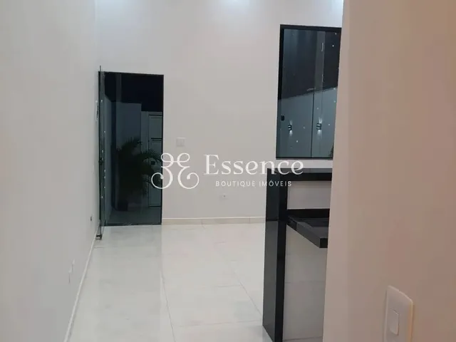 Imagem: A casa possui 2 Dormitórios, 1 Suíte, 2 Banheiros, 1 Vaga