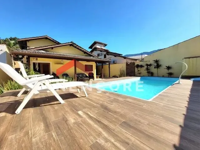 Imagem: A casa possui 3 Dormitórios, 1 Suíte, 3 Banheiros, 2
