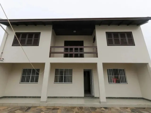Imagem: Casa com 3 Quartos para Alugar no Bairro