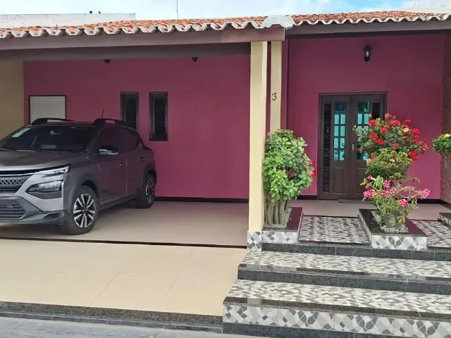 Imagem: A casa em condomínio possui 3 Dormitórios, 1 Suíte, 2