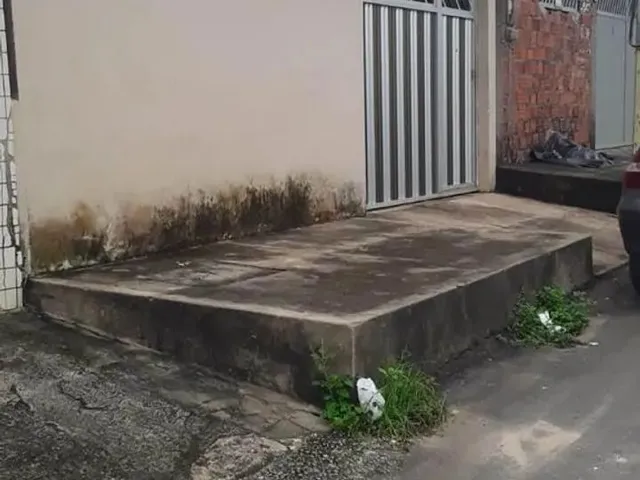 Imagem: A casa possui 2 Dormitórios, 1 Banheiro e está localizado