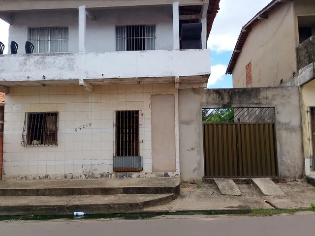 Imagem: A casa possui 3 Dormitórios, 1 Banheiro, 3 Vagas na