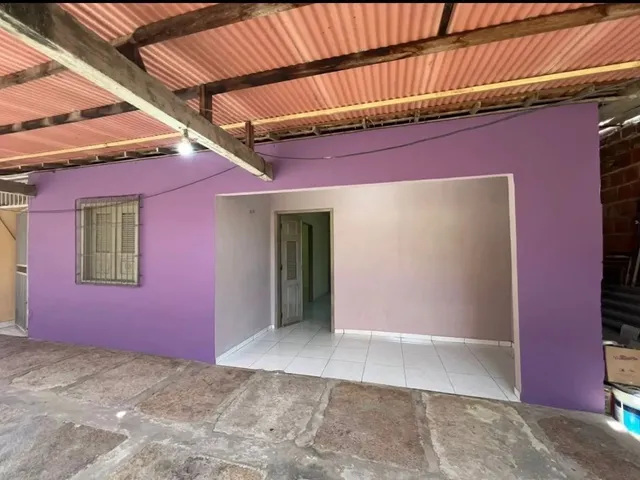 Imagem: A casa possui 3 Dormitórios, 1 Suíte, 2 Banheiros, 2