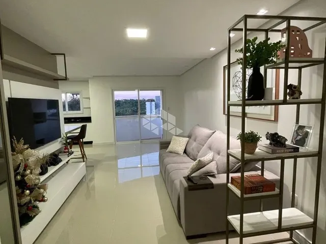 Imagem 4: Apartamento Semimobiliado com Dois Dormitórios, Suíte e Duas Vagas