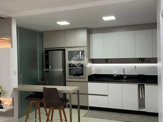 Imagem 11: Apartamento Semimobiliado com Dois Dormitórios, Suíte e Duas Vagas