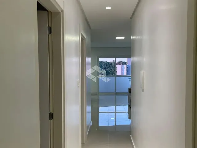 Imagem 3: Apartamento Semimobiliado com Dois Dormitórios, Suíte e Duas Vagas