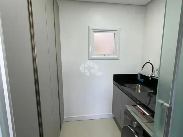 Imagem 6: Apartamento Semimobiliado com Dois Dormitórios, Suíte e Duas Vagas