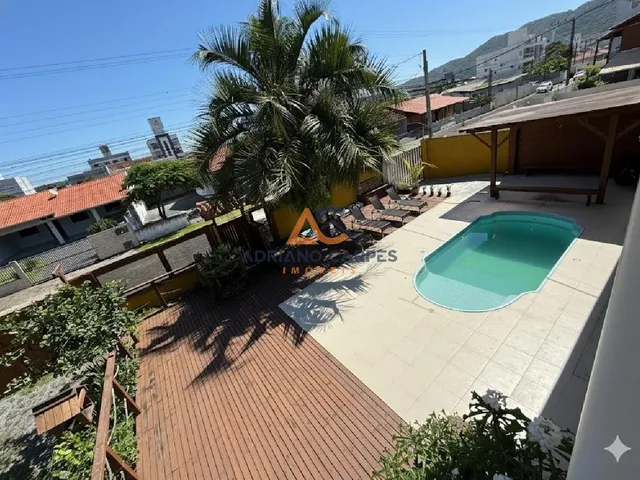 Imagem 9: Casa com 04 quartos sendo 02 suítes e área de lazer em Gravatá, Navegantes. Amplo