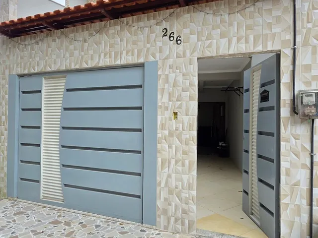 Imagem: A casa possui 4 Dormitórios, 1 Suíte, 3 Banheiros, 1 Vaga