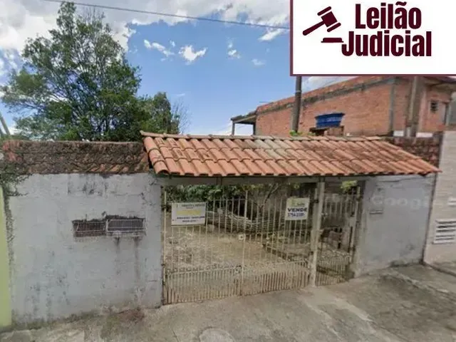 Imagem: A casa possui 2 Dormitórios, 1 Banheiro, 110m² de Área,