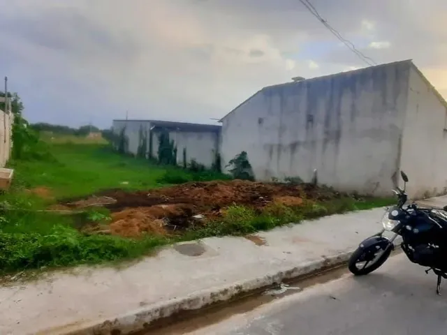Imagem: Terreno Amplo À Venda - 400M² (10Mx40M
