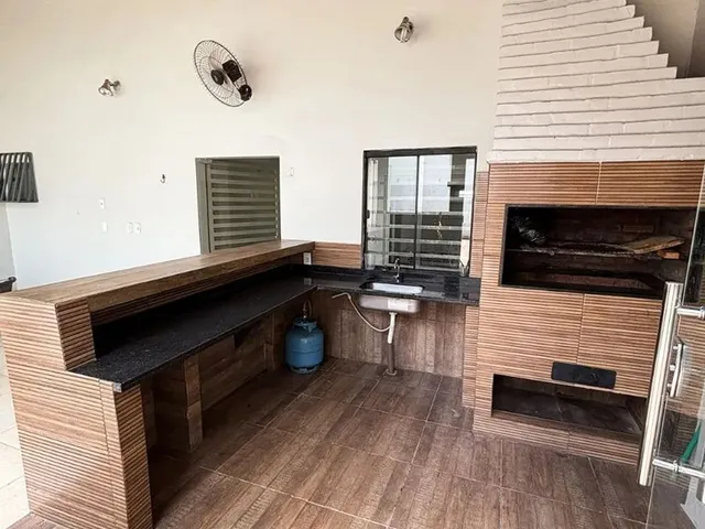 Imagem 13: Alugo Casa Completa Toda Projetada e Mobiliada com 3 Suítes Piscina 2 Vagas de Garagem