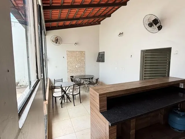 Imagem 2: Alugo Casa Completa Toda Projetada e Mobiliada com 3 Suítes Piscina 2 Vagas de Garagem