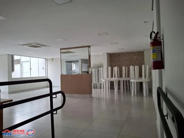 Imagem 11: Apartamento a Venda no Condomínio Edificio Bento Munhoz da Rocha Netto no Bairro Zona 07