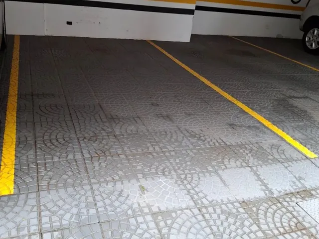 Imagem 7: Apartamento a Venda no Condomínio Edificio Bento Munhoz da Rocha Netto no Bairro Zona 07