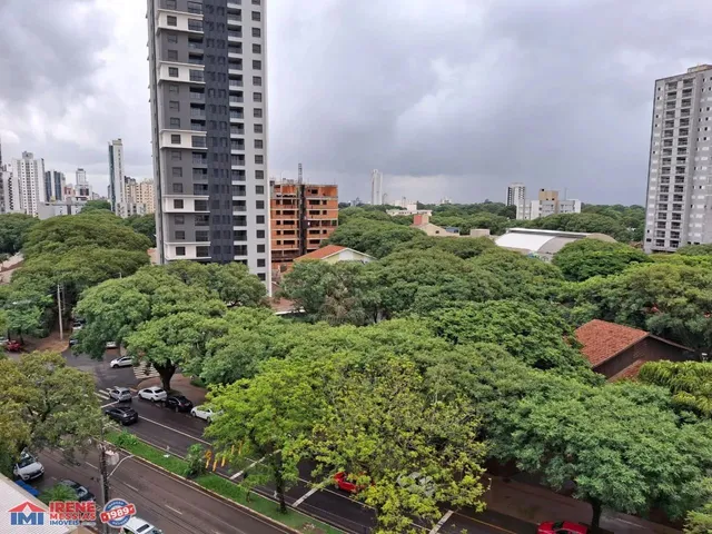 Imagem 10: Apartamento a Venda no Condomínio Edificio Bento Munhoz da Rocha Netto no Bairro Zona 07