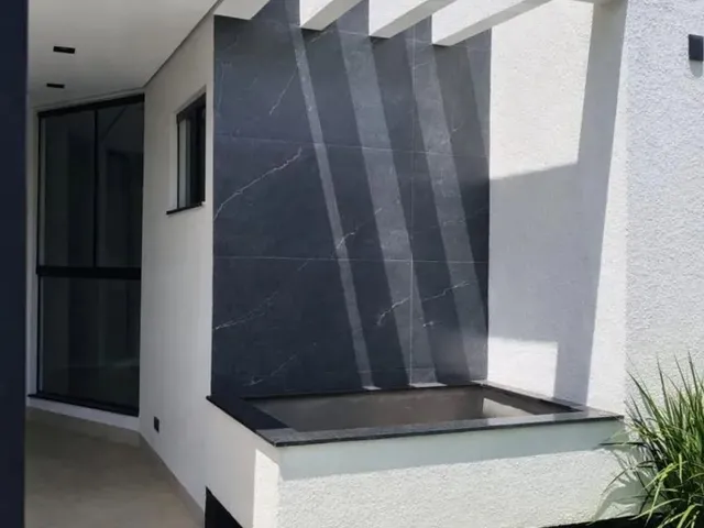 Imagem 2: Casa Nova À Venda no Jardim Espanha, Maringá - 3 Suítes, Piscina Aquecida, 200M²