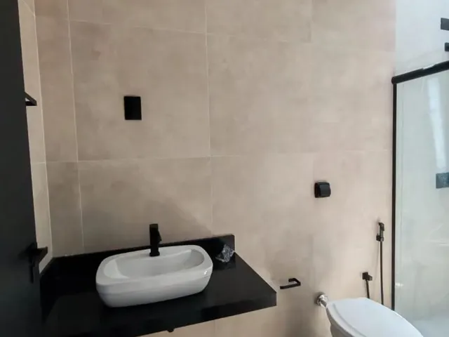 Imagem 6: Casa Nova À Venda no Jardim Espanha, Maringá - 3 Suítes, Piscina Aquecida, 200M²