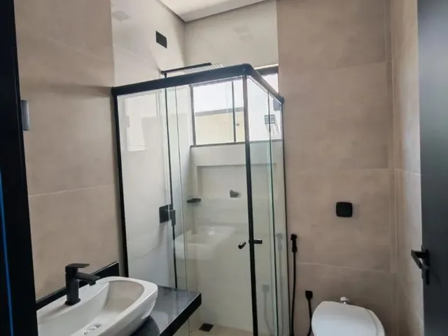 Imagem 3: Casa Nova À Venda no Jardim Espanha, Maringá - 3 Suítes, Piscina Aquecida, 200M²