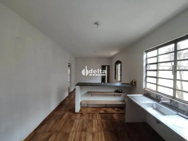 Imagem 13: Casa com 3 Quartos Sendo 1 Suíte Disponível para Venda no Bairro Segismundo Pereira Em