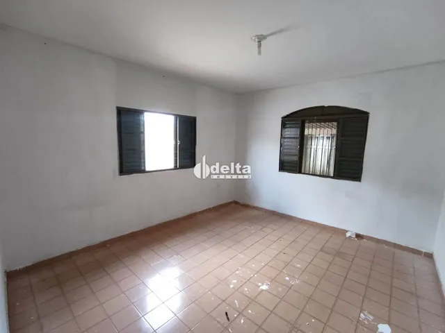 Imagem 10: Casa com 3 Quartos Sendo 1 Suíte Disponível para Venda no Bairro Segismundo Pereira Em