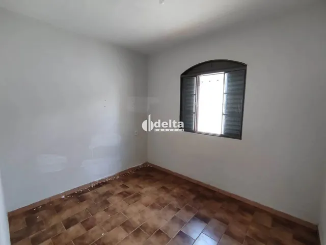 Imagem 3: Casa com 3 Quartos Sendo 1 Suíte Disponível para Venda no Bairro Segismundo Pereira Em