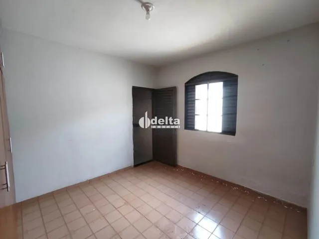 Imagem 14: Casa com 3 Quartos Sendo 1 Suíte Disponível para Venda no Bairro Segismundo Pereira Em