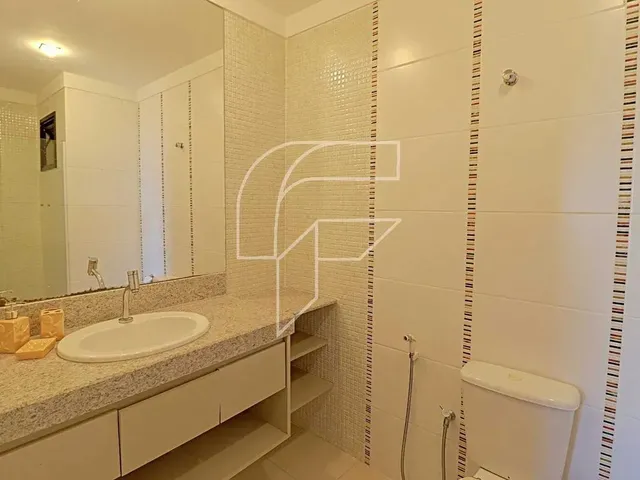 Imagem 11: Duplex para Venda Possui 200 Metros Quadrados com 4 Quartos em Centro - Guarapari - Es