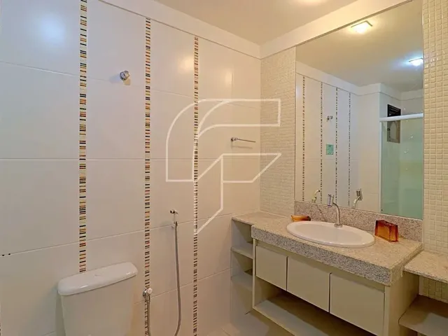 Imagem 4: Duplex para Venda Possui 200 Metros Quadrados com 4 Quartos em Centro - Guarapari - Es