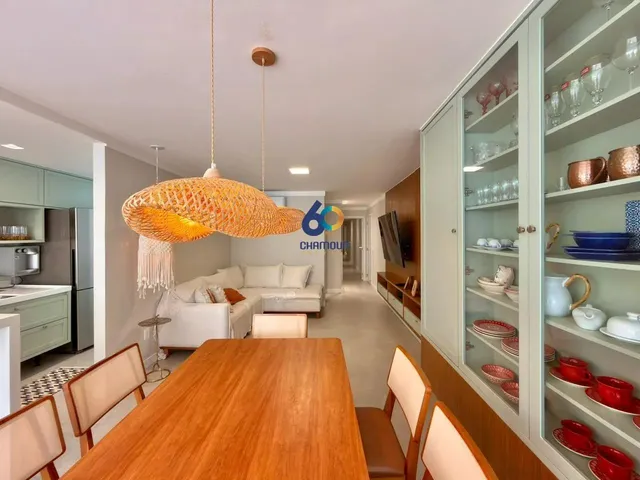 Imagem: Apartamento com 4 Suítes À Venda no Centro