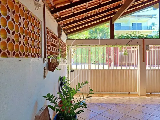 Imagem 6: Imóvel para Venda Possui 350 Metros Quadrados com 5 Quartos em Nova Guarapari - Guarapari