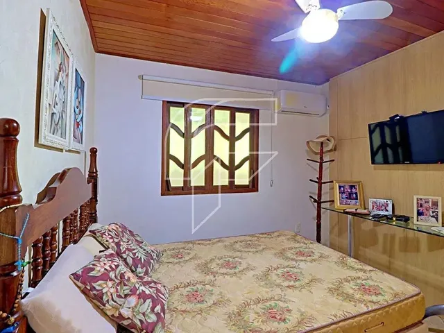 Imagem 13: Imóvel para Venda Possui 350 Metros Quadrados com 5 Quartos em Nova Guarapari - Guarapari