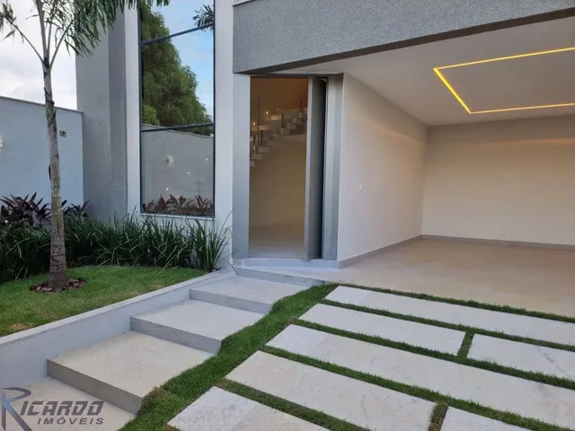 Imagem 7: Casa À Venda 4 Quartos / Suítes, Alto Padrão, Próximo a Praia do Morro, em Jardim Boa