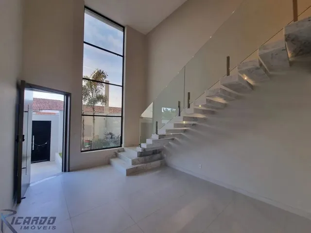Imagem 11: Casa À Venda 4 Quartos / Suítes, Alto Padrão, Próximo a Praia do Morro, em Jardim Boa