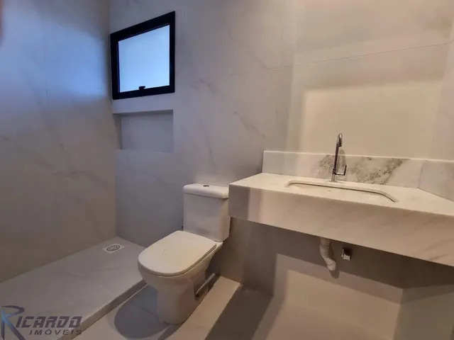 Imagem 16: Casa À Venda 4 Quartos / Suítes, Alto Padrão, Próximo a Praia do Morro, em Jardim Boa