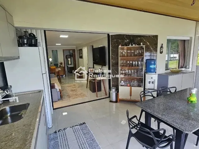 Imagem: Casa em Condomínio À Venda na Enseada