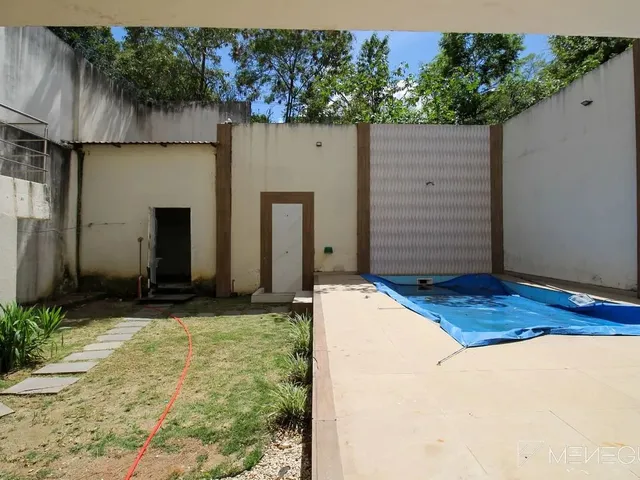 Imagem: Casa Ampla com Piscina Exclusiva e Terraço