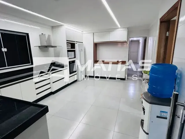 Imagem 6: Oportunidade de Casa com 4 Quartos