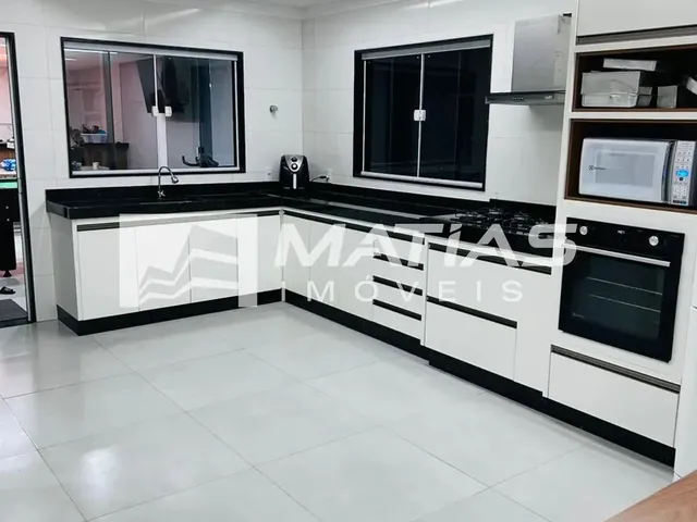 Imagem 5: Oportunidade de Casa com 4 Quartos